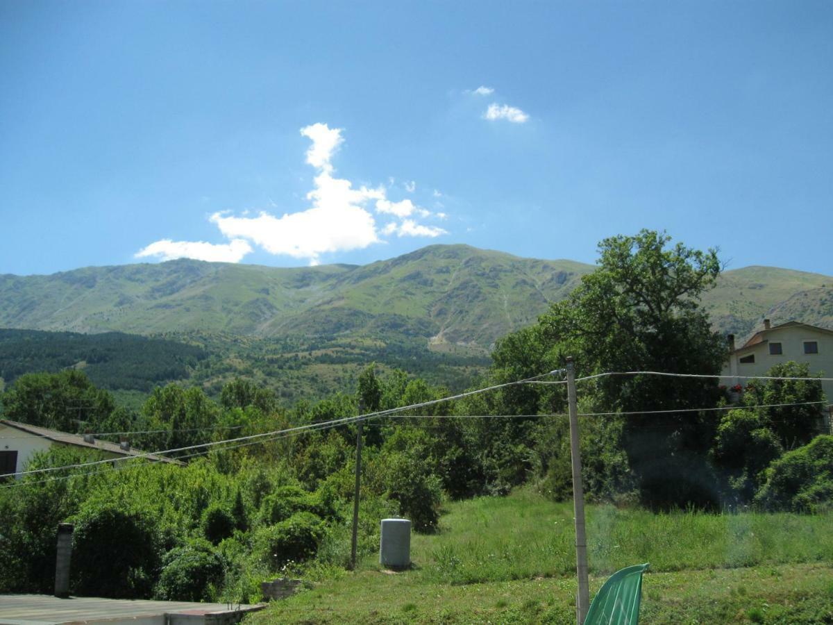 B&B Lo Chalet Di Ocre San Felice d'Ocre ภายนอก รูปภาพ