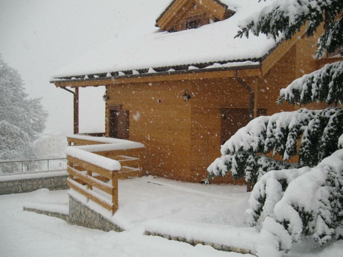 B&B Lo Chalet Di Ocre San Felice d'Ocre ภายนอก รูปภาพ